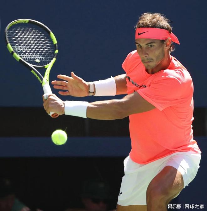 今晚巴黎大师赛前瞻:纳达尔伤情更新,俄克拉荷马城雷霆冲击零封纪录(纳达尔和女儿) 今晚巴黎大师赛前瞻:纳达尔伤情更新,俄克拉荷马城雷霆冲击零封纪录(纳达尔和女儿)